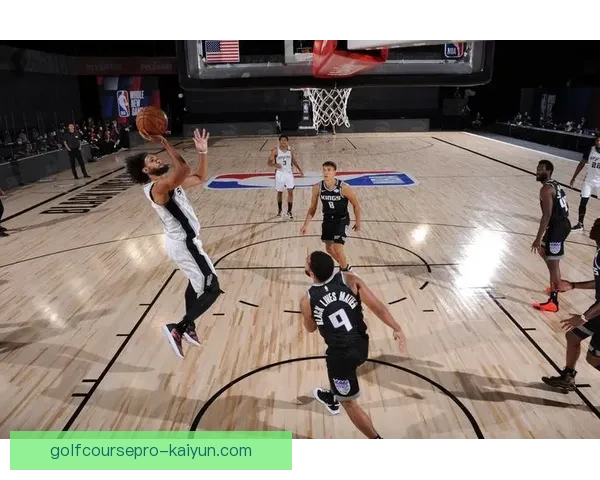 贝西克塔斯进攻火力全开，状态回暖引发球迷热议