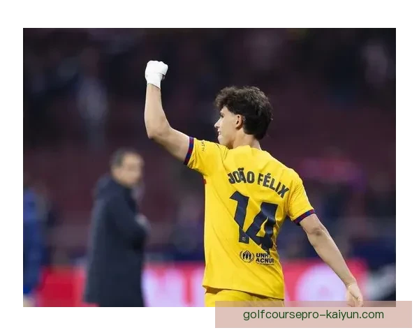 莱万多夫斯基重返首发阵容，巴萨期待其状态回暖带来强大战力