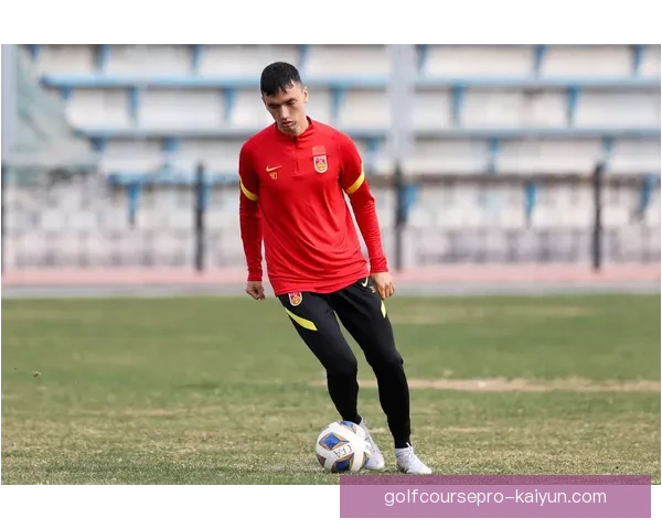 莱奥在欧战中表现稳健，持续提升球队竞争力。